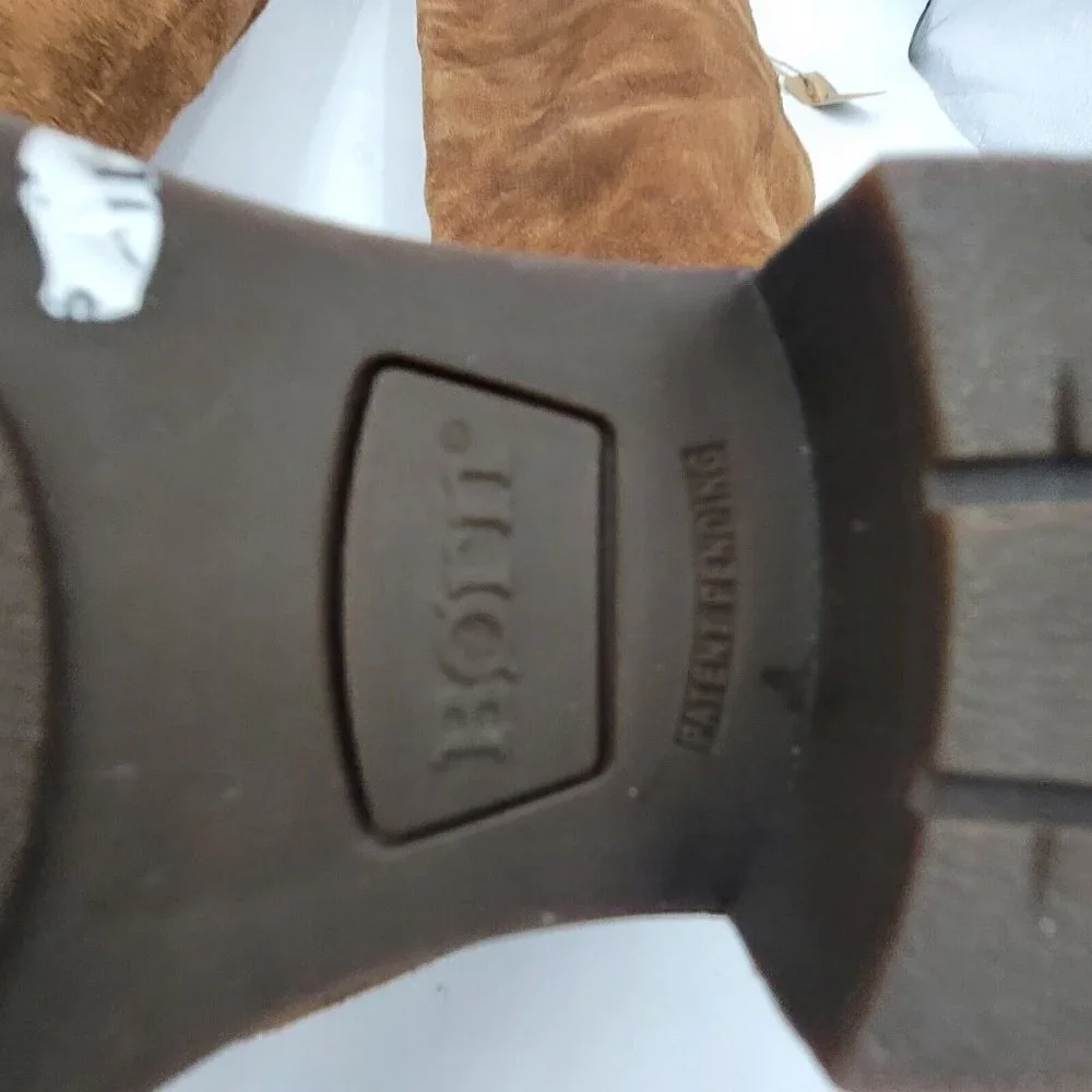 NEW Born Borman Distressed Brown Suede Leather Tall Back Zip Boot Size 5.5M